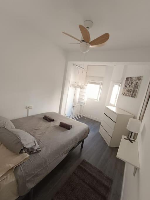Ferienwohnung Estupendo Piso Renovado A 30 Metros De La Playa Almería Exterior foto