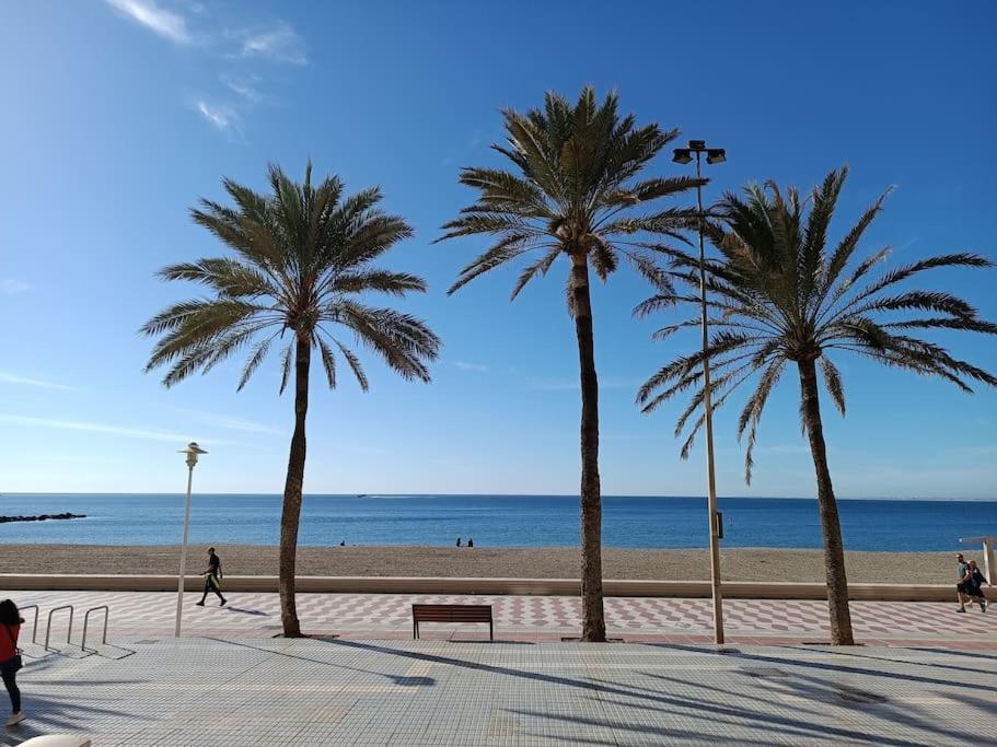 Ferienwohnung Estupendo Piso Renovado A 30 Metros De La Playa Almería Exterior foto
