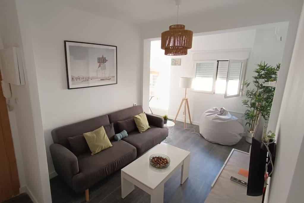 Ferienwohnung Estupendo Piso Renovado A 30 Metros De La Playa Almería Exterior foto